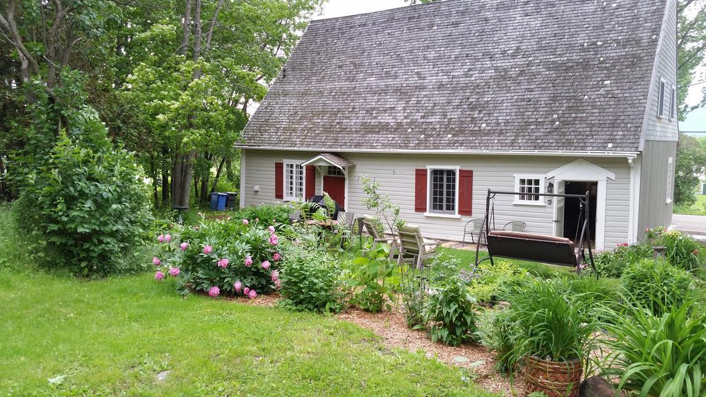 安塞特拉古拉德酒店 Saint-Laurent-de-l'ile d'Orleans 外观 照片