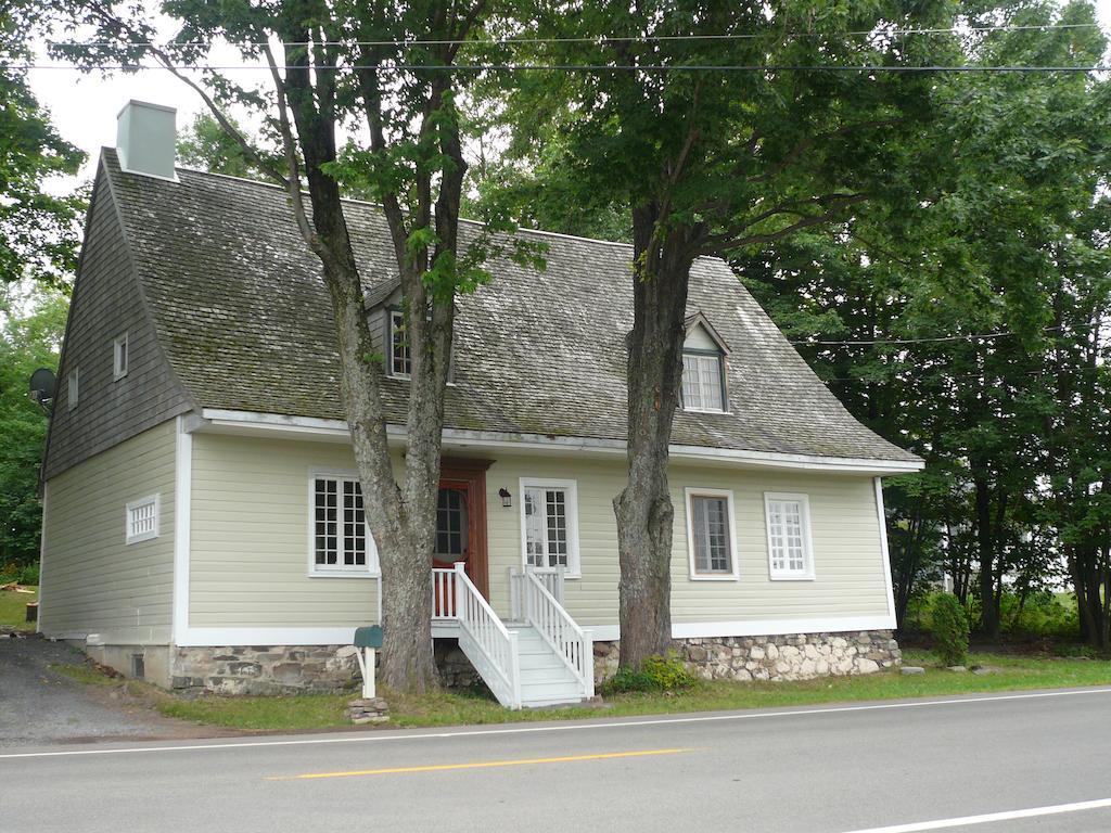 安塞特拉古拉德酒店 Saint-Laurent-de-l'ile d'Orleans 客房 照片